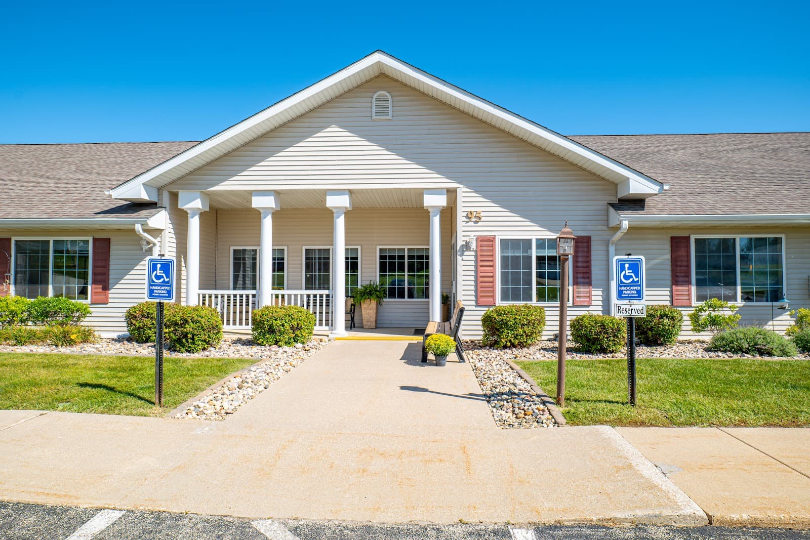 Arlington Place at Grundy Center