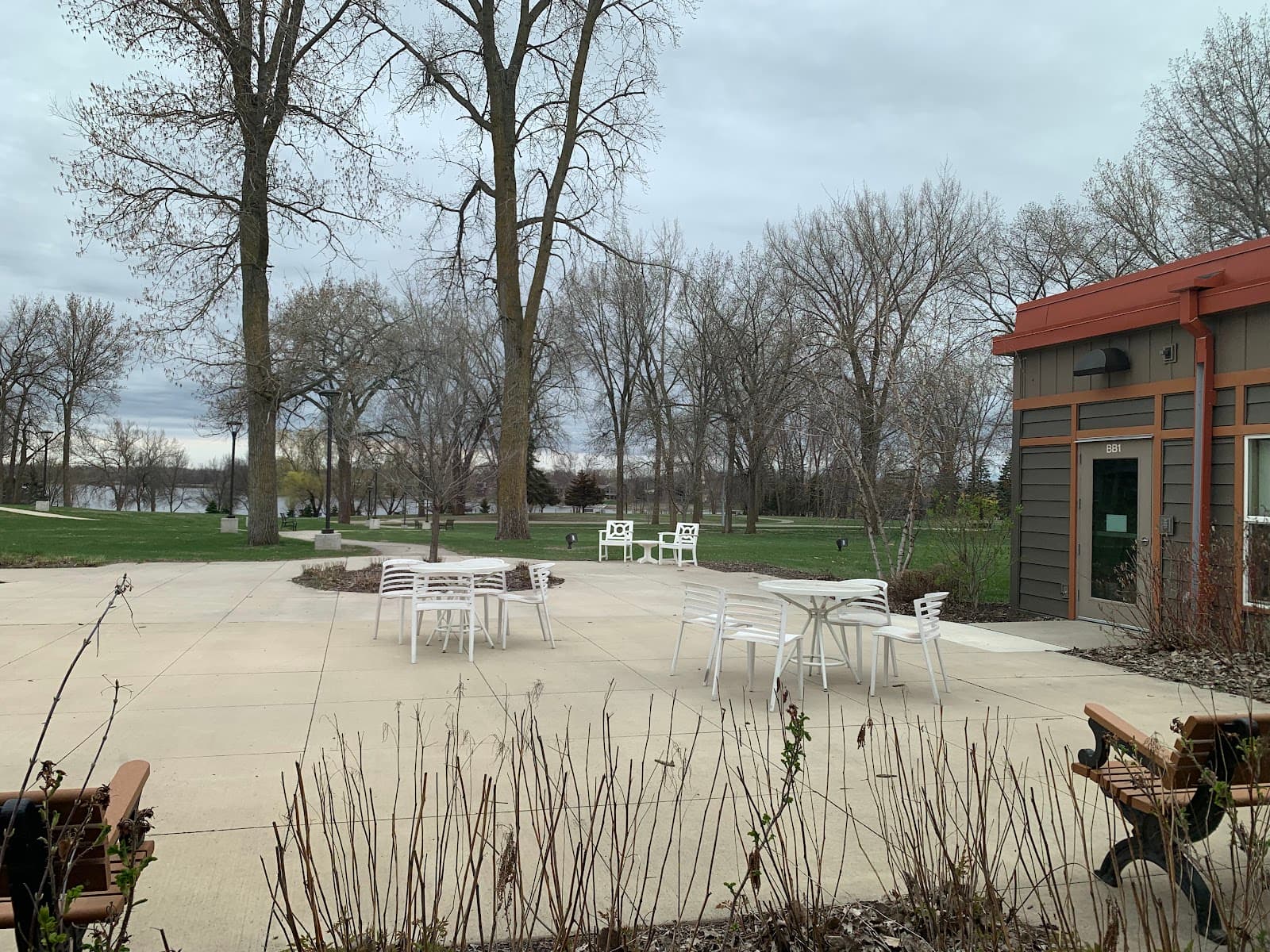 Waters Edge Independent and Assisted Living